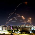 イスラエル、ハマスからの大規模攻撃で敗北を喫し、1948年以来初めて本土への侵攻を許す