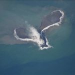 硫黄島そばの火山活動で“新島”誕生　最長で約400m　海上保安庁が確認
