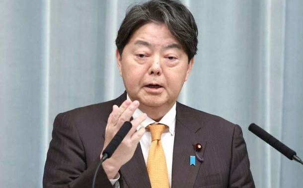 【悲報】望月衣塑子、林官房長官に全く刃が立たない「なぜ今まで謝罪しなかったのか!」 林長官「前からしてましたよ。あなたが居なかっただけ」 【悲報】望月衣塑子、林官房長官に全く刃が立たない「なぜ今まで謝罪しなかったのか!」 林長官「前からしてましたよ。あなたが居なかっただけ」