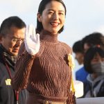 長澤まさみ、中京競馬場初来場でネット歓喜！騎手との2ショットも話題に！