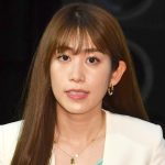 ＮＨＫ女子アナ自らヒザ上１５ｃｍスカートＰＲ！「ＮＨＫも変わったな」黒タイツから細脚スラ～～リ「スタイル良い」