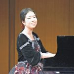 東大を卒業した全盲のピアニスト・菅田利佳さんが郷里で講演…志を高く掲げることの大切さを伝える