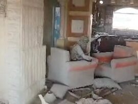 ハマス指導者殺害直前の動画公開　ドローン、棒投げ最後まで抵抗