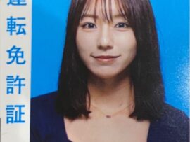 グラビア話題の22歳モデル、免許証公開に驚きの声「5回目でやっと受かりました」