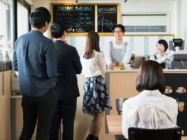 【東京カフェ難民】週末の渋谷は満席＆大行列！ 30組待ちも… 落ち着けるカフェ探しは至難の業？