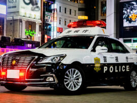 意外と知らない「パトカー」のヒミツ…赤色灯が“横長”になったのは超有名「映画評論家」の提案だった？
