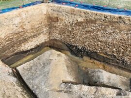 １５００年前の金官伽耶王城跡に…貝殻を土に混ぜて積み上げた痕跡＝韓国