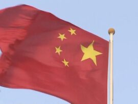 中国・浙江省で登校中の女児と母親切りつけられる