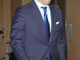 「私が辞めねば政権持たない」、自民・小泉進次郎氏　首相・幹事長の慰留振り切り辞任