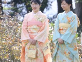 愛子さまと佳子さま、秋の園遊会で可憐な振袖姿を披露！パステルカラーの装いで華を添える