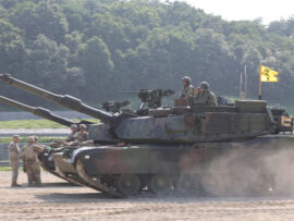 ウクライナ紛争で活躍する米軍の伝説的コンビ：エイブラムス戦車とブラッドレー装甲車