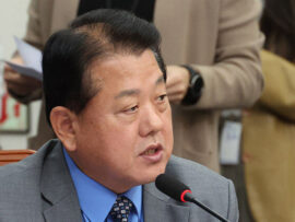 共に民主・金炳周最高委員「国会の同意なしにウクライナに派兵なら国防長官の弾劾を検討」