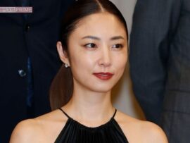 「美脚に目がいかない」『美脚大賞』授賞式なのに…MEGUMIの“場違い”ドレスに冷ややかな声