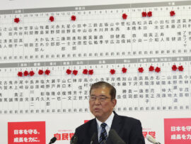 石破首相の食事マナーに批判殺到！国民の不信感の表れか？