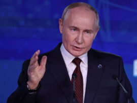 プーチン大統領、新世界秩序形成に向けた闘争を主張：崩壊する西側主導体制とロシアの役割