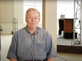 「You've Got Mail」の声の主、エルウッド・エドワーズ氏逝去：インターネット黎明期を彩ったあの声が永遠に