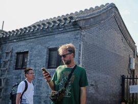 中国出国禁止措置の急増：スパイ容疑だけじゃない、ビジネスマンも要注意！