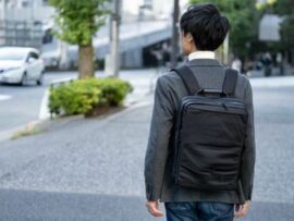 スーツに合う通勤リュック選びの最適解：素材と形状の黄金比