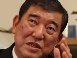 石破首相、深刻な表情の背景に何が？外交後の沈黙と国民の反応