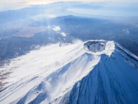 富士山頂にもマイクロプラスチック！？大気汚染の深刻な現実