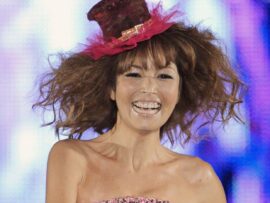 51歳！変わらぬ魅力で魅了する梨花、テレビ出演で話題沸騰！