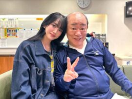 吉本新喜劇の小寺真理、美脚際立つミニスカポリス姿でファンを魅了！