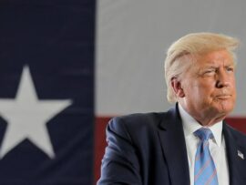 【速報】トランプ氏、BRICSの「脱ドル」に100%関税で対抗姿勢を示す！世界経済はどうなる？