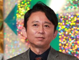 有吉弘行、ATMの手数料高すぎ問題にボヤキ「振り込むのに700円！？やめようかなって…」