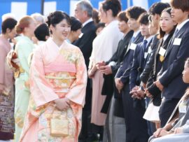 愛子さま23歳のお誕生日！秋の園遊会で雅子さまと見せた優美な着物リンクコーデ
