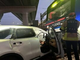 ソウル地下鉄で乗用車と電車が衝突！奇跡的に負傷者なしの衝撃