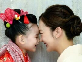 板野友美、愛娘の七五三で親子3人ショット公開！伝統の着物姿に感動の声