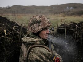 ウクライナ危機：戦線離脱兵6万人、兵士たちの絶望と徴兵難の実態