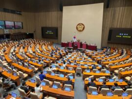 韓国野党、尹大統領の戒厳令宣言に反発　退陣要求、弾劾手続きも示唆