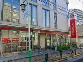 三菱UFJ銀行貸金庫盗難事件：被害額十数億円、顧客への補償と元行員の刑事責任は？