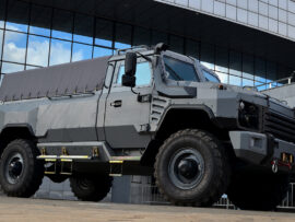 ウクライナ「死の道」、再びロシア軍車両の墓場に　クルスク州で何が？
