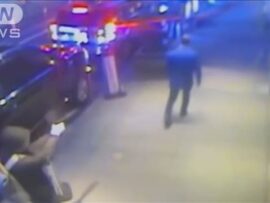 マンハッタン中心部で大手保険会社CEO銃撃され死亡：計画的犯行か