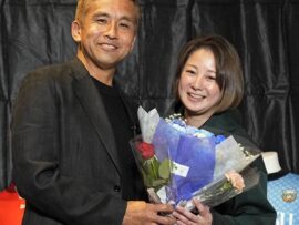 稲本潤一引退会見に田中美保登場！幸せ溢れる笑顔で夫を支える姿に感動の声