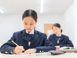 全国学力テスト：教育改革の光か、政治介入の影か？