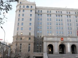 中国著名ジャーナリスト董郁玉氏、スパイ罪で懲役7年の判決　日本の外交官も「スパイ組織の代理人」と名指し