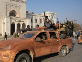 シリア反体制派、ホムス近郊へ進軍！アサド政権崩壊の危機！？