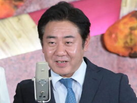 錦鯉・渡辺隆、46歳で実家暮らしの理由とは？父との絆と感謝の物語