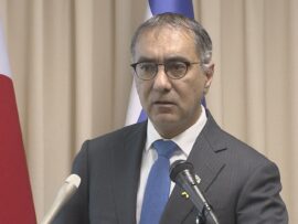 イスラエル大使、UNRWAとハマスの関係を強調し、ガザ支援の課題を語る