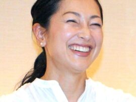 鶴田真由さん、54歳とは思えない美しさで「おしゃれ手帖」に登場！