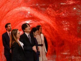 秋篠宮ご夫妻、イスタンブール・モダンで塩田千春展をご鑑賞：日土外交100周年記念訪問