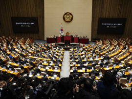 韓国国会、尹大統領弾劾訴追案否決　政局混迷続く
