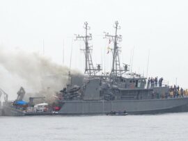 海自掃海艇「うくしま」沈没事件：未発令の総員離艦部署と流出の危機に瀕した機密文書