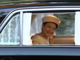 雅子皇后、61歳の誕生日を迎え国民からの祝福に笑顔で応える