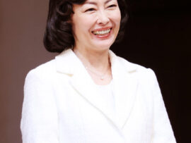 中山美穂さん、急逝。老眼を受け入れる姿も…