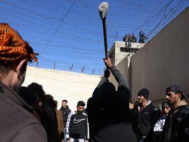 シリア悪名高きサイドナヤ刑務所：秘密地下牢捜索終了、拷問の痕跡残る遺体発見