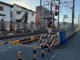 板橋踏切殺人事件：元従業員への凄惨な暴力、偽装自殺の真相に迫る